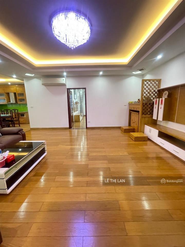 Lý nam đế, 6,5 tỷ, 80m2 tập thể quân đội sổ đỏ phố cổ quận hoàn kiếm, nhà rất đẹp ở ngay full đồ