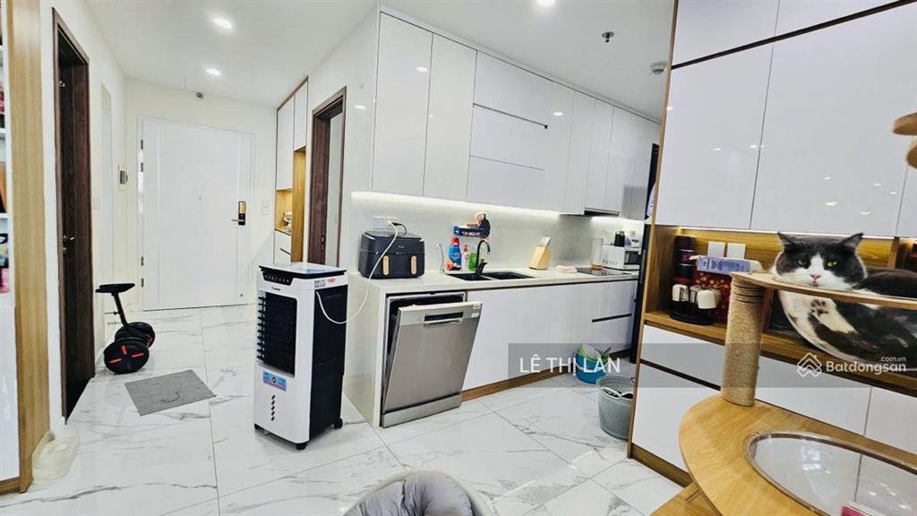 Bán căn tt tầng 3  135m2 tại phố hoàng ngọc phách, 6,8 tỷ lô góc 3 thoáng 3 ngủ 2 vs sổ đỏ ô tô đo