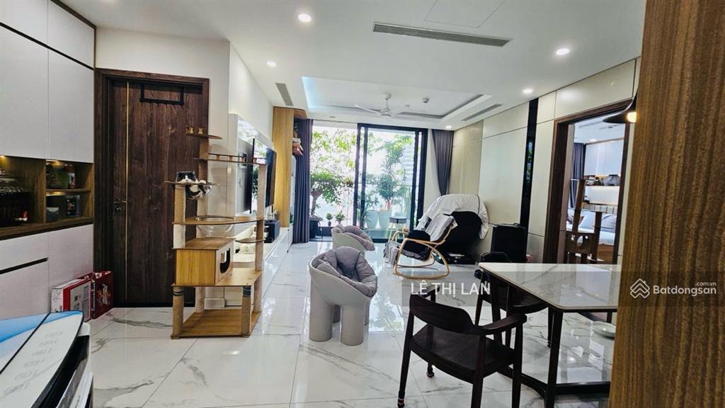 Bán căn tt tầng 3  135m2 tại phố hoàng ngọc phách, 6,8 tỷ lô góc 3 thoáng 3 ngủ 2 vs sổ đỏ ô tô đo