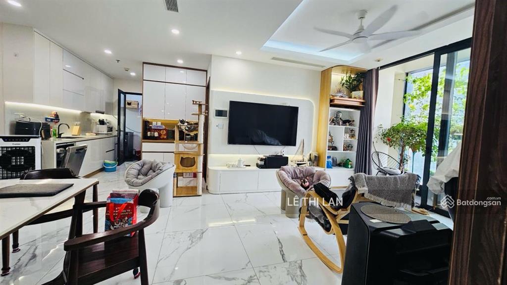 Bán căn tt tầng 3  135m2 tại phố hoàng ngọc phách, 6,8 tỷ lô góc 3 thoáng 3 ngủ 2 vs sổ đỏ ô tô đo