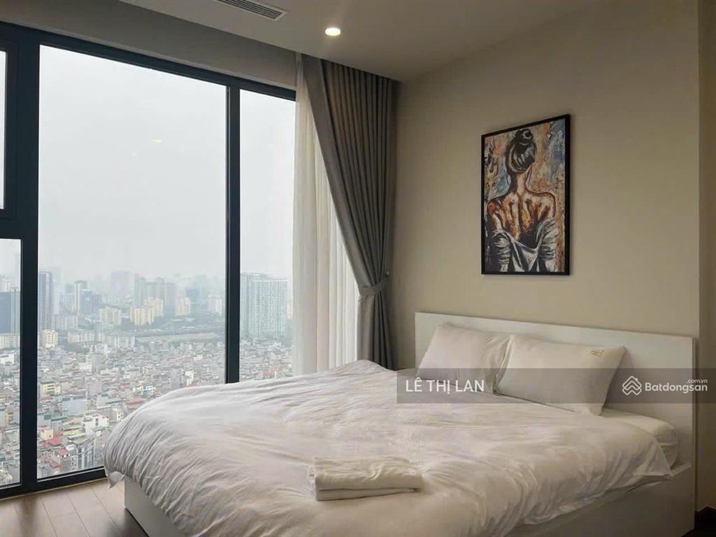 Hiếm có 2 lô giá chung cư hoàng cầu 60 m2 lô góc view thoáng sổ đỏ đống đa 2 ngủ, thang máy êm ru