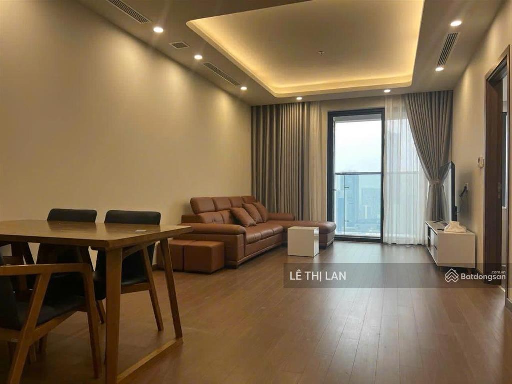 Hiếm có 2 lô giá chung cư hoàng cầu 60 m2 lô góc view thoáng sổ đỏ đống đa 2 ngủ, thang máy êm ru