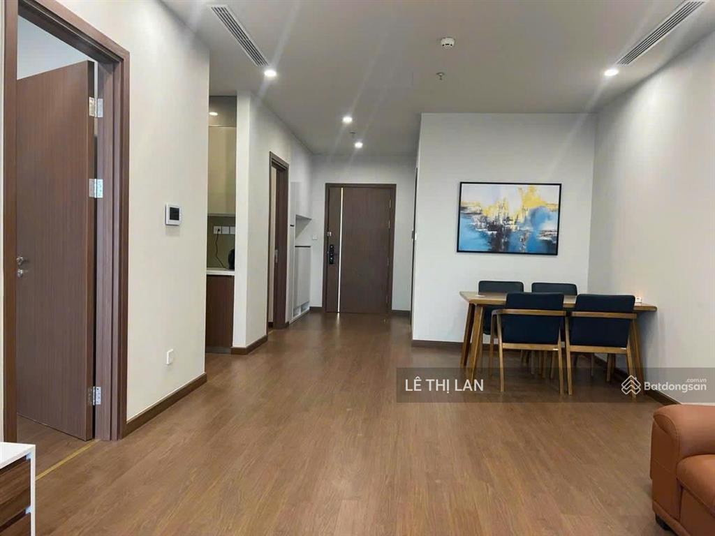 Hiếm có 2 lô giá chung cư hoàng cầu 60 m2 lô góc view thoáng sổ đỏ đống đa 2 ngủ, thang máy êm ru