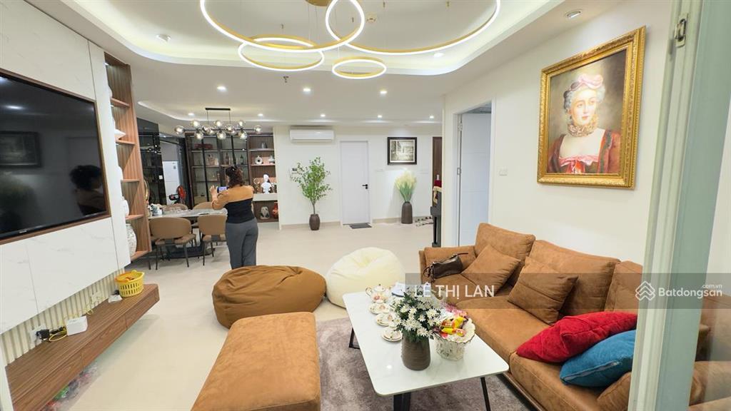 Cần bán nhanh căn hộ 115m2 rất đẹp chung cư 71 vườn xuân phố ng chí thanh 3 ngủ 2 ban công view phố