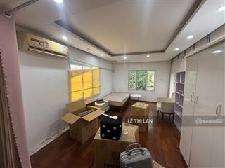 Căn hộ tập thể tầng 2 kim liên ở phố lương định của, 3,2 tỷ, 75m2, 2pn, 1wc sổ đỏ đống đa nhà đẹp .