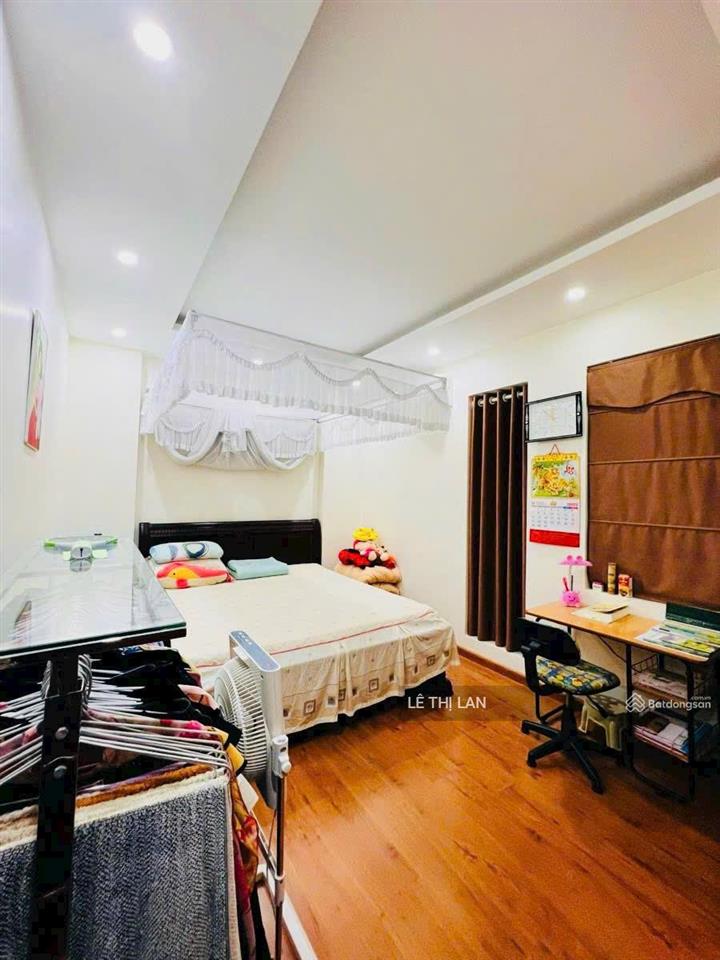 Bán căn hộ homestay 4pn, 4wc tại phố hàng vôi, 180m2, giá chỉ với 8,5 tỷ vnd dòng tiền 50 tr/tháng