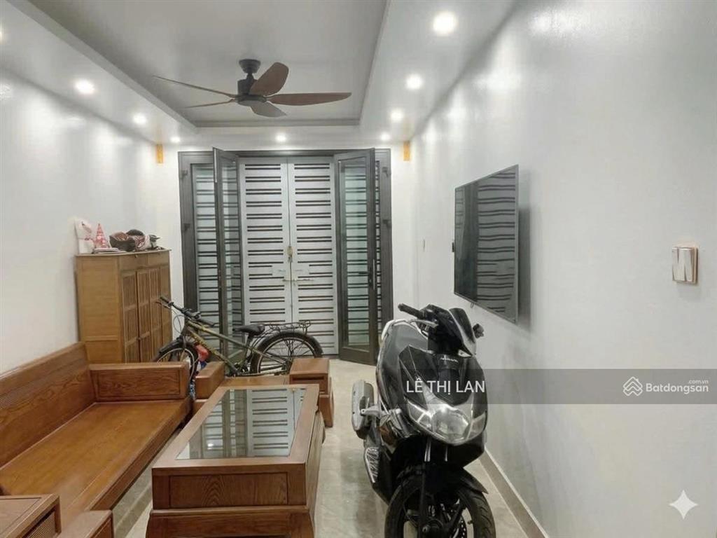 Bán nhà dân xây chắc chắn phố tây sơn 45 m2 x 4 tầng 4 ngủ  hơn 10 tỷ sổ đỏ đống đa ko quy hoạch