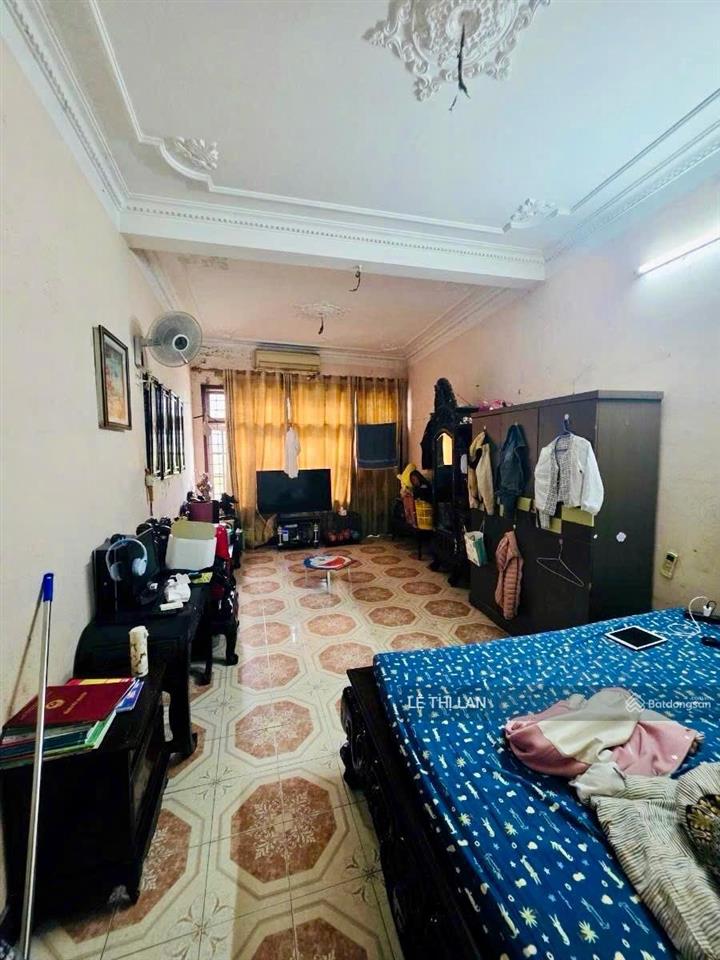 Siêu rẻ mặt phố nguyễn khuyến 80m2 x 4 tầng gồm cửa hàng kd + 5 ngủ sổ đỏ đống đa ô chờ thang máy