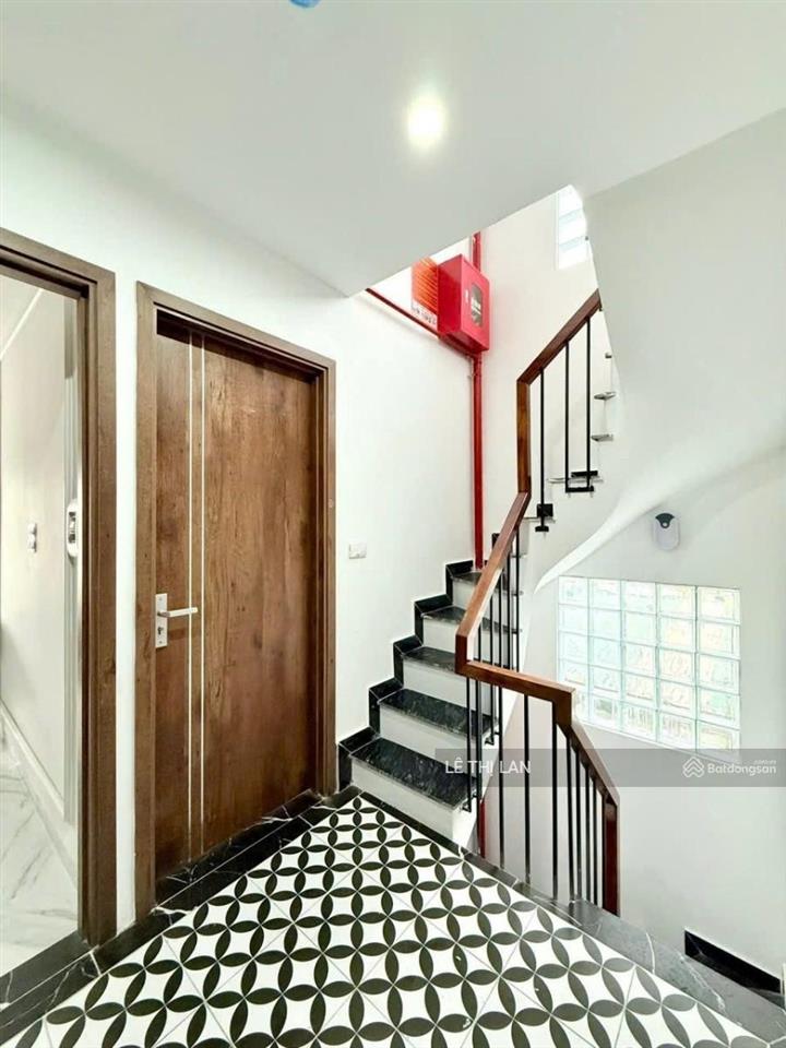 Qh ổn định, toà dòng tiền phố trung phụng 85 m x 8 tầng thang máy 24 phòng full thoáng trước sau