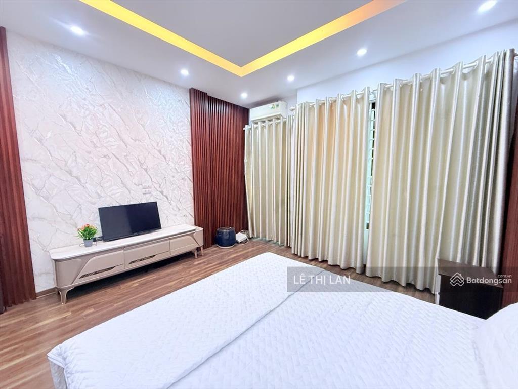 Nguyễn chí thanh phân lô 45 m x6 tầng sổ đỏ đống đa , 2 ngõ ô tô vào nhà , 6 p ngủ thoải mái ko qh.