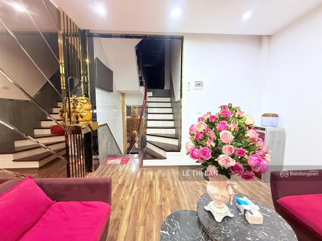 Nguyễn chí thanh phân lô 45 m x6 tầng sổ đỏ đống đa , 2 ngõ ô tô vào nhà , 6 p ngủ thoải mái ko qh.