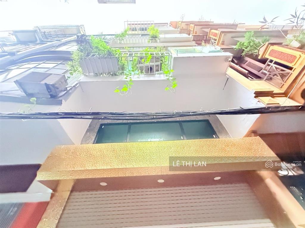 Nguyễn chí thanh phân lô 45 m x6 tầng sổ đỏ đống đa , 2 ngõ ô tô vào nhà , 6 p ngủ thoải mái ko qh.