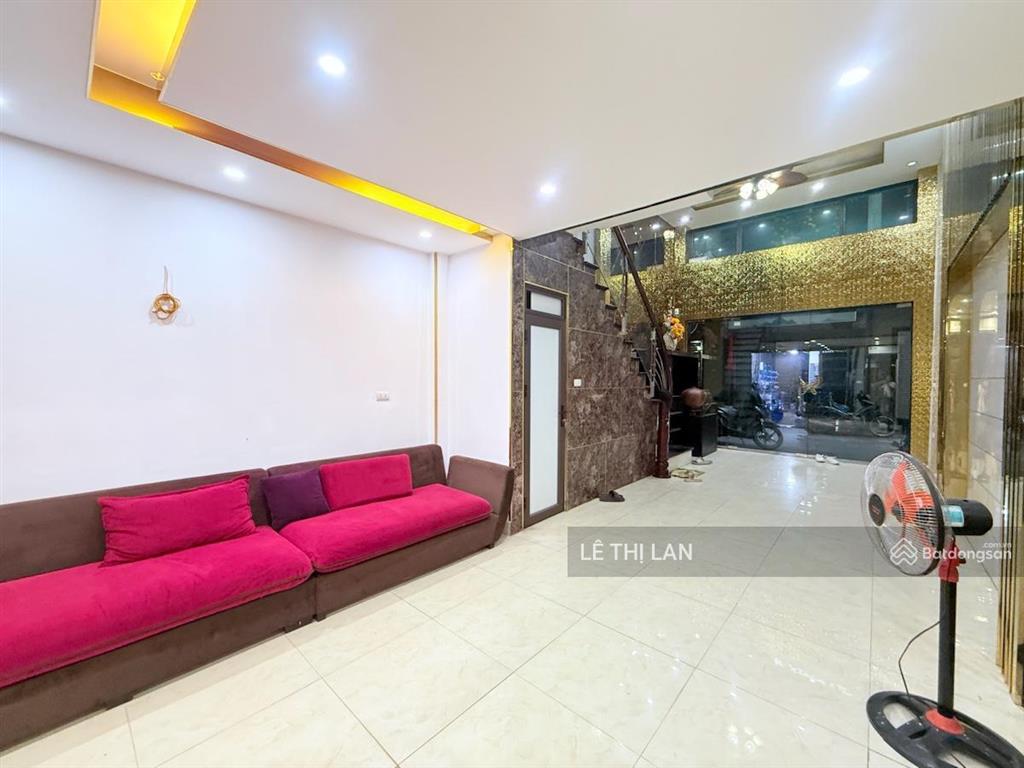 Nguyễn chí thanh phân lô 45 m x6 tầng sổ đỏ đống đa , 2 ngõ ô tô vào nhà , 6 p ngủ thoải mái ko qh.