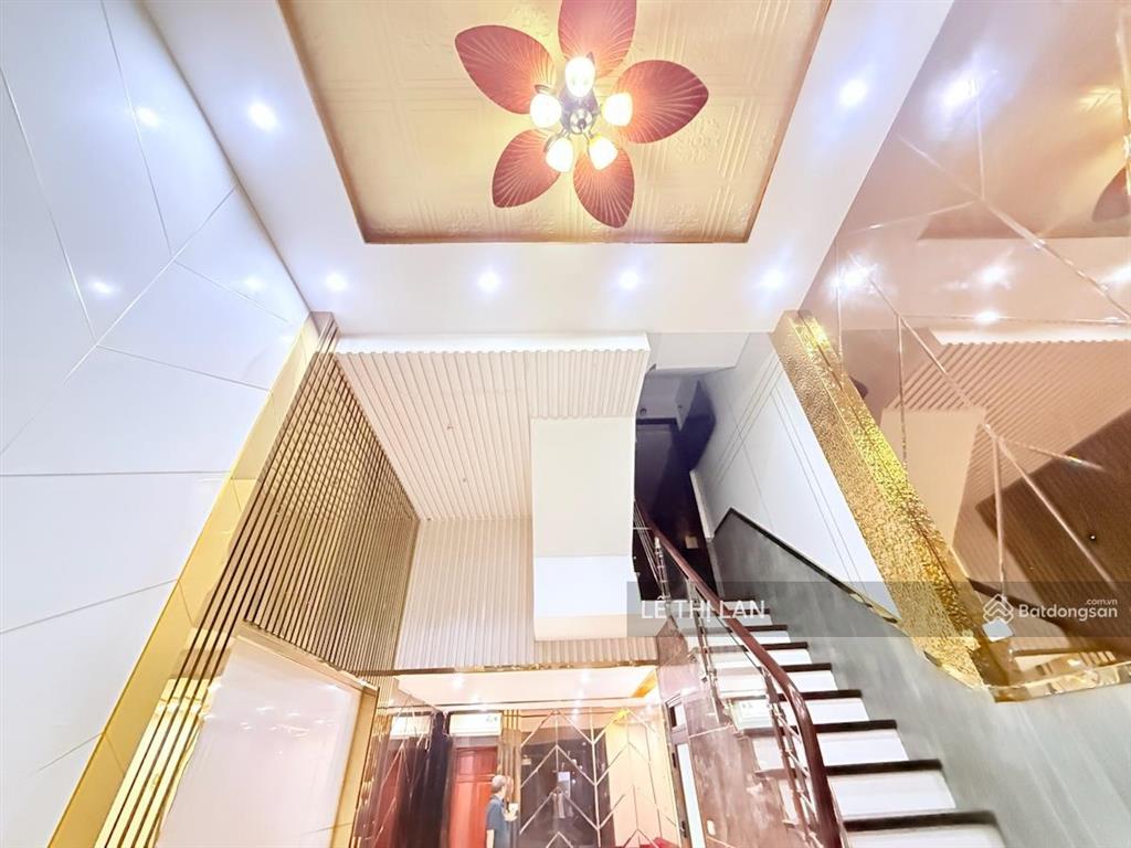 Nguyễn chí thanh phân lô 45 m x6 tầng sổ đỏ đống đa , 2 ngõ ô tô vào nhà , 6 p ngủ thoải mái ko qh.