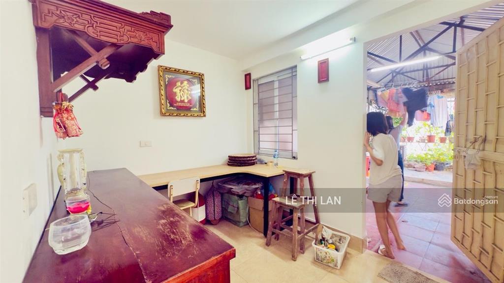 Hào nam nhà & vị trí đẹp ngõ rộng thẳng ở & kd 42 m2 x 5 tầng sổ đỏ đống đa. giá 9,6tỷ thương lượng