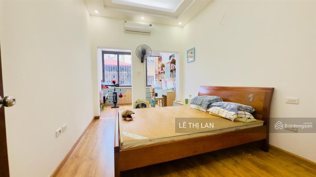 Hào nam nhà & vị trí đẹp ngõ rộng thẳng ở & kd 42 m2 x 5 tầng sổ đỏ đống đa. giá 9,6tỷ thương lượng