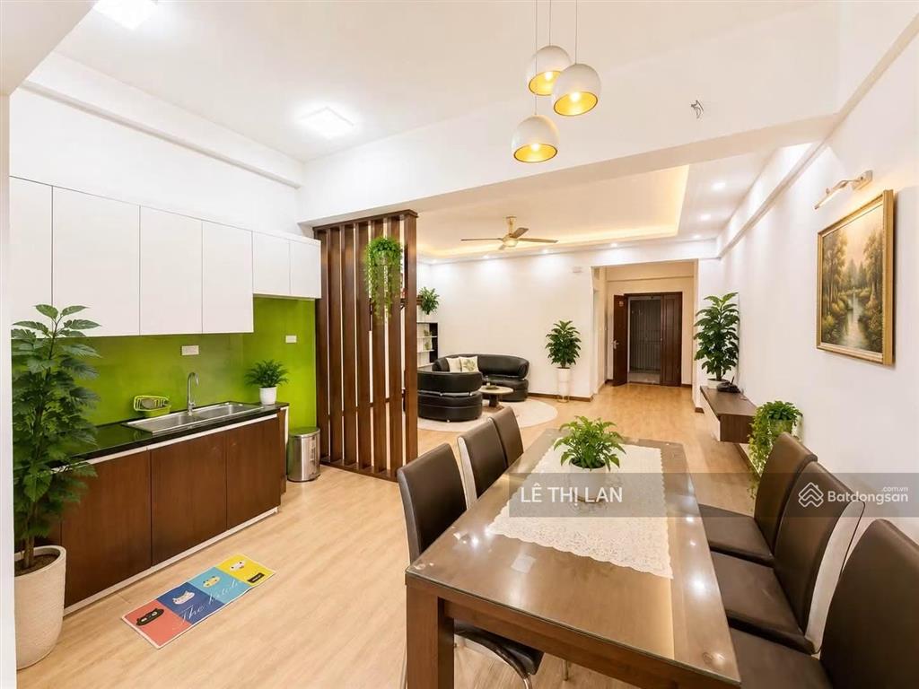Tập thể tầng 2 vĩnh hồ sổ đỏ đống đa 39/87m2 vị trí cực đẹp giáp tây sơn, thái thịnh 3 ngủ  ôtô đỗ