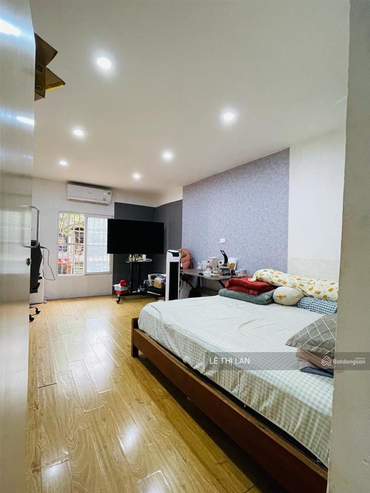 Tập thể tầng 2 vĩnh hồ sổ đỏ đống đa 39/87m2 vị trí cực đẹp giáp tây sơn, thái thịnh 3 ngủ  ôtô đỗ
