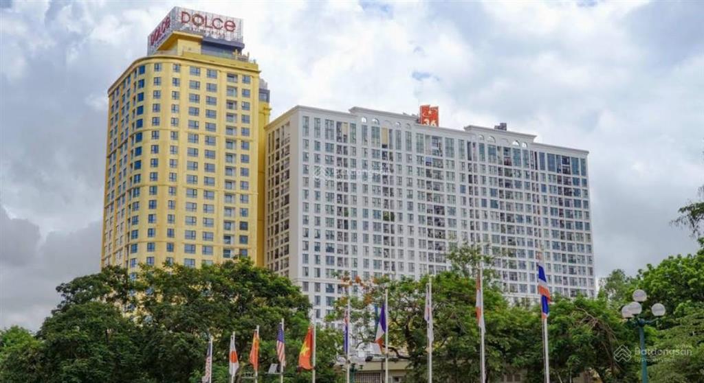 Cần bán nhanh căn hộ cao cấp phố nam cao 73m2 tầng đẹp 2 ngủ 2 vs có slot ô tô, sổ đỏ ba đình full