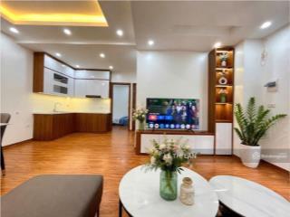 Bán nhà 5,4 tỷ ở & kd mặt phố nguyên hồng, sổ đỏ tập thể tầng 1, dt 31/75 m2 sử dụng 2 ngủ 2 vs