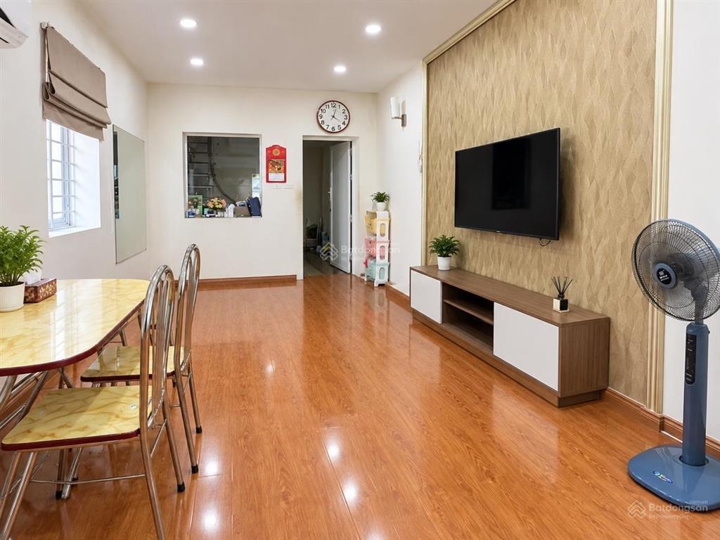 Hiếm! bán căn hộ 110 m2 duplex 2 tầng sổ đỏ phố ngọc khánh tập thể 3 ngủ 2 vs lô góc ô tô đỗ cổng