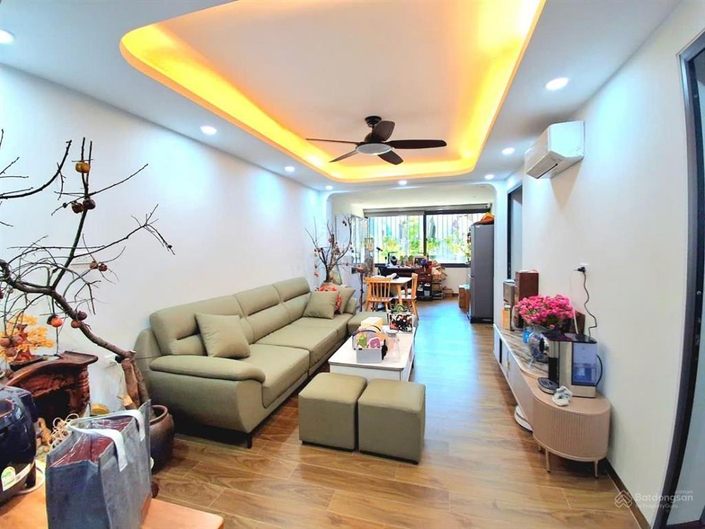 Bán căn tt thành công sổ đỏ ba đình to đùng 42/88 m2 nhà đẹp full 3 ngủ 2 vs ô tô dừng đỗ vị trí ok