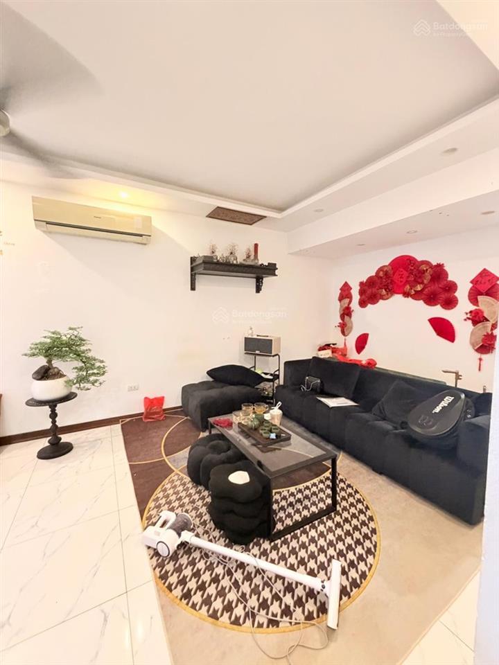 Nhà đẹp sổ đỏ tập thể 36 m/ 95m2 phố đặng thái thân, trung tâm quận hoàn kiếm  full nội thất xịn