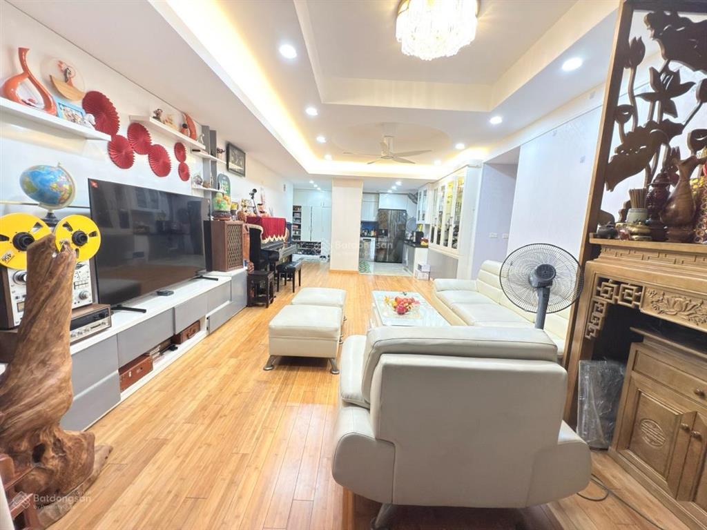 Chung cư 283 phố khương trung sổ đỏ 81 m2 tầng đẹp 3 ngủ 2 vs  nhà đẹp thoáng mát quận thanh xuân