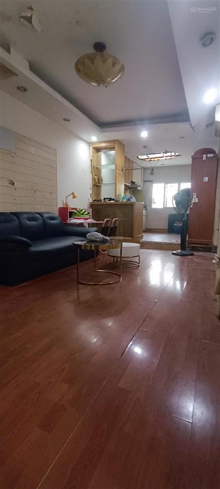 Tập thể kim liên hơn 4 tỷ tương lai gần đền bù 2 căn hộ thang máy tại chỗ  sổ đỏ 48/90 m2 thoáng