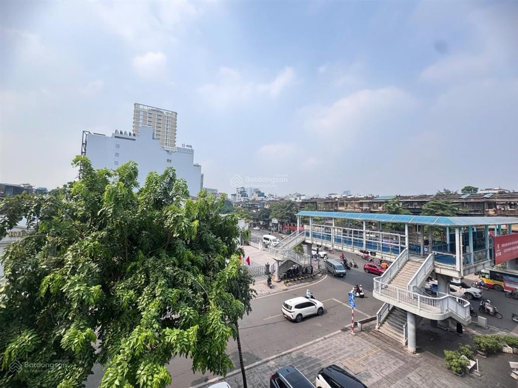 Nhanh nhé! bán căn chung cư 65m2 b14 phố phạm ngọc thạch sổ đỏ đống đa 2 ngủ full có 80m trồng rau