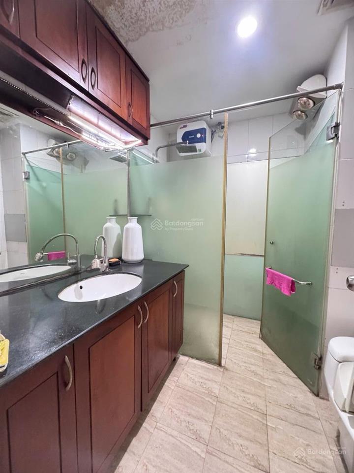 Nhanh nhé! bán căn chung cư 65m2 b14 phố phạm ngọc thạch sổ đỏ đống đa 2 ngủ full có 80m trồng rau