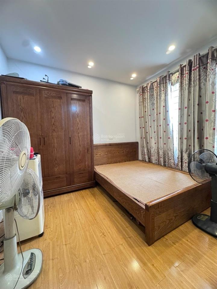 Nhanh nhé! bán căn chung cư 65m2 b14 phố phạm ngọc thạch sổ đỏ đống đa 2 ngủ full có 80m trồng rau
