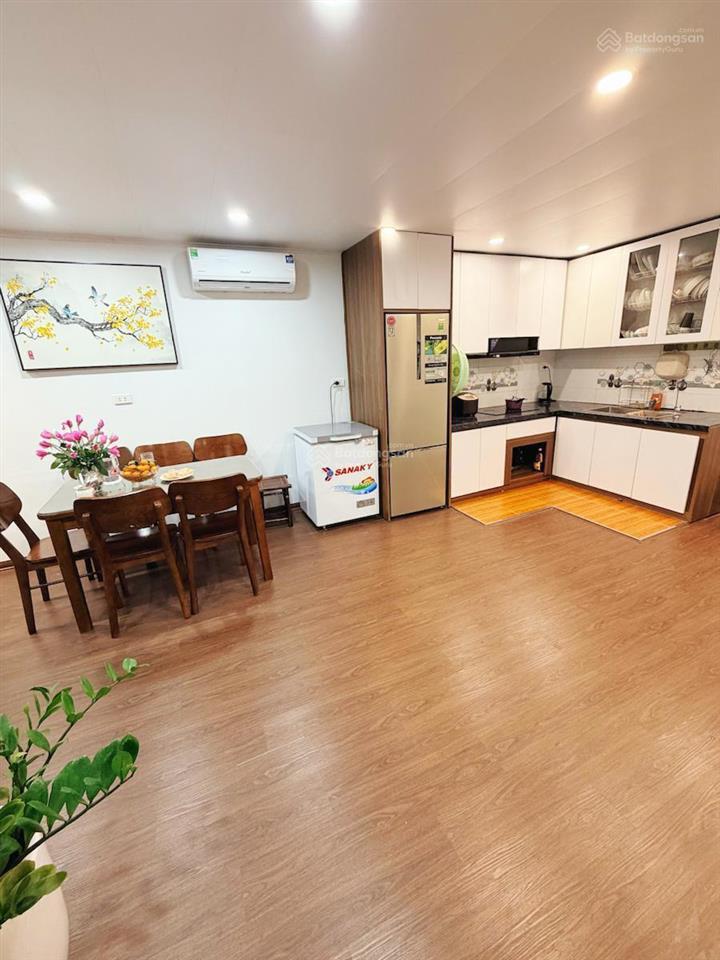 Bán nhà hơn 4 tỷ sổ đỏ 85m2 tầng 2 tt thành công 3 ngủ 2 vs vị trí siêu đẹp full nội thất ô tô đỗ .