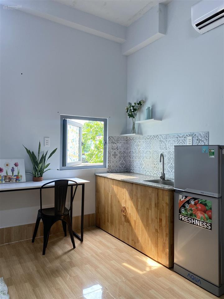 Chính chủ cho thuê phòng trọ 27m2 nội thất cao cấp đường hồ văn huê kế bên ngã tư phú nhuận