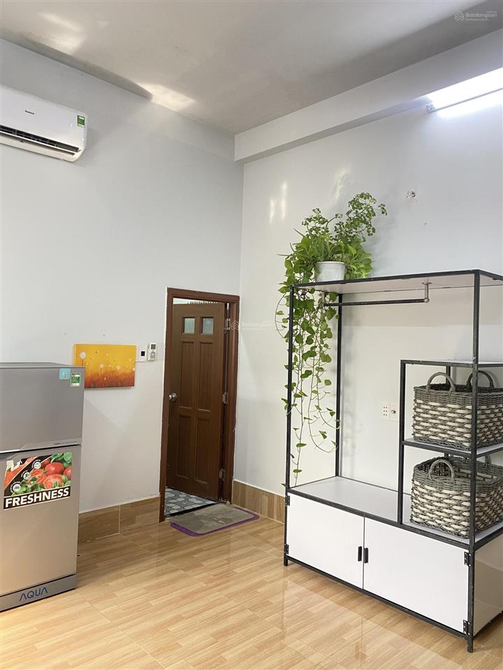 Chính chủ cho thuê phòng trọ 27m2 nội thất cao cấp đường hồ văn huê kế bên ngã tư phú nhuận