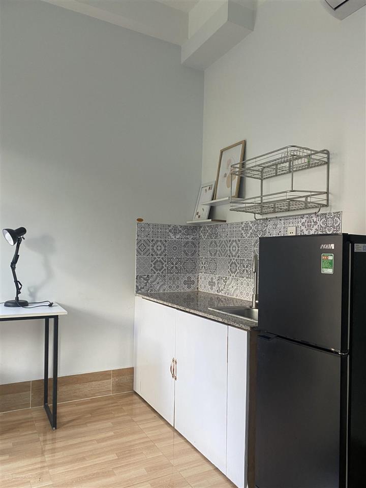 Chính chủ cho thuê phòng trọ 27m2 nội thất cao cấp đường hồ văn huê kế bên ngã tư phú nhuận