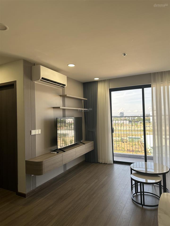 Cho thuê căn hộ 2 phòng ngủ, đầy đủ nội thất cao cấp tại fpt plaza3