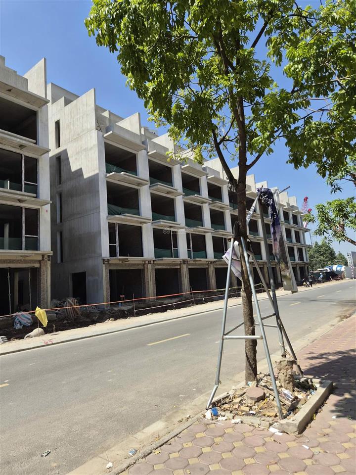 Chủ đầu tư ra hàng 20 căn vị trí đẹp dự án central lakeside, giá cực tốt 380tr/m2 cả xây dựng