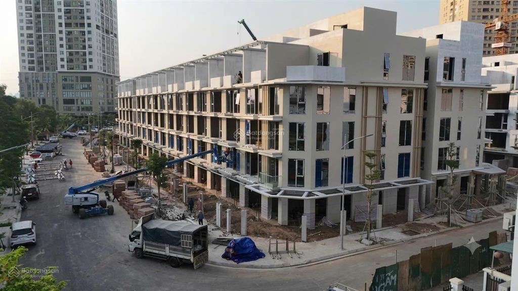 Chủ đầu tư ra hàng 20 căn vị trí đẹp dự án central lakeside, giá cực tốt 380tr/m2 cả xây dựng