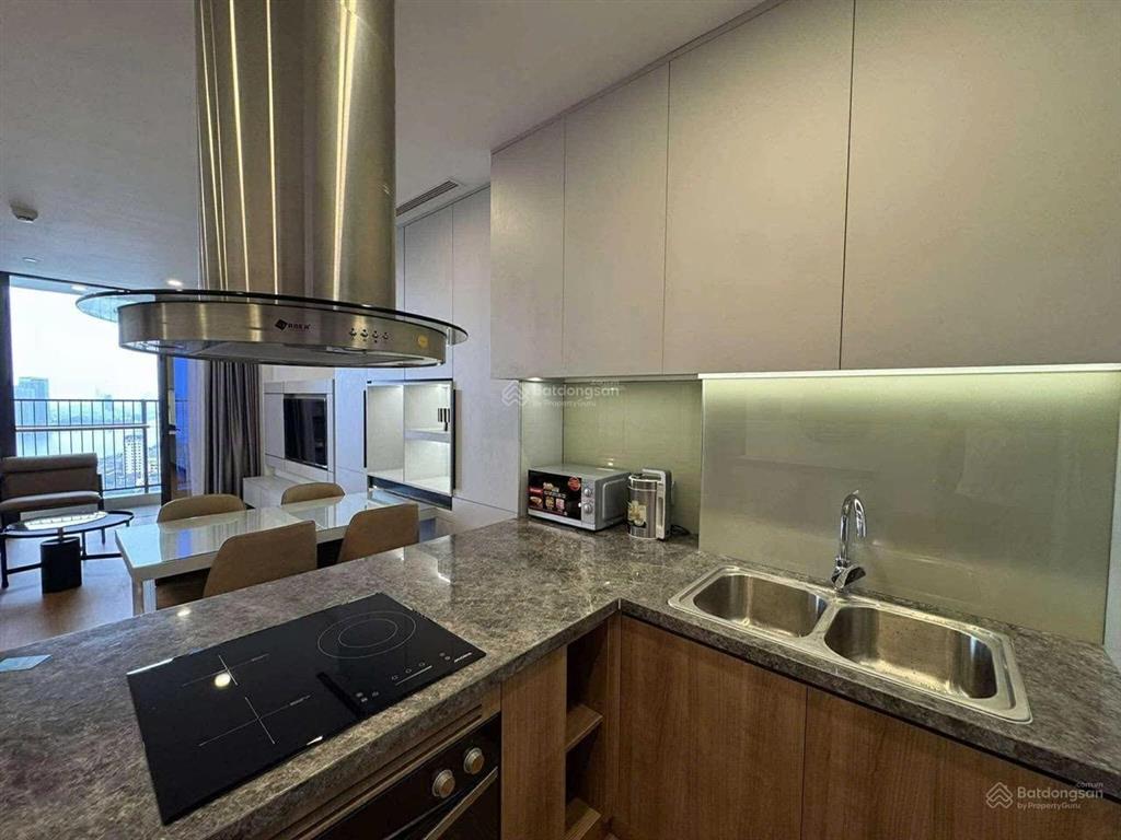 Cho thuê căn 2 phòng ngủ sam tower 70m2 tầng cao view sông giá 27 triệu/tháng