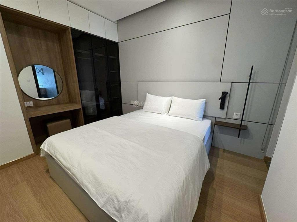 Cho thuê căn 2 phòng ngủ sam tower 70m2 tầng cao view sông giá 27 triệu/tháng