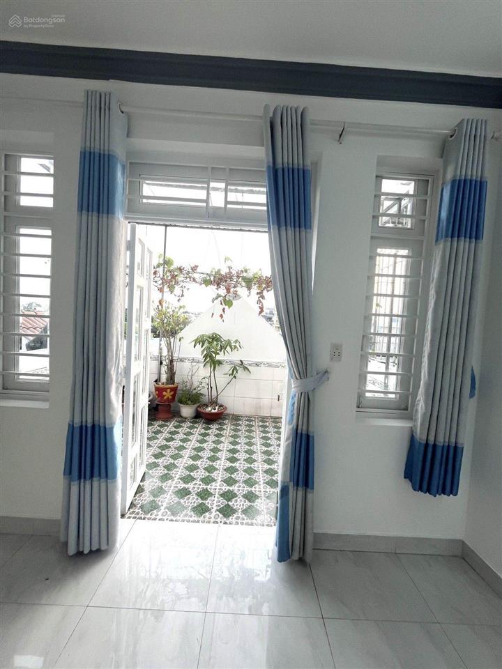 Giảm ngay 300tr chỉ còn 5,3 tỷ dt 4 x 16,5m nở hậu 4,2m nhà 4 tầng hẻm xe hơi 5m