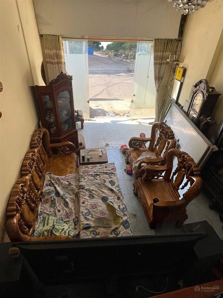 Mặt tiền tiền lân 15 * 96m nhà + 3 phòng trọ giá 5,2 tỷ 5 x 20m (96m) 1 trệt 1 lầu