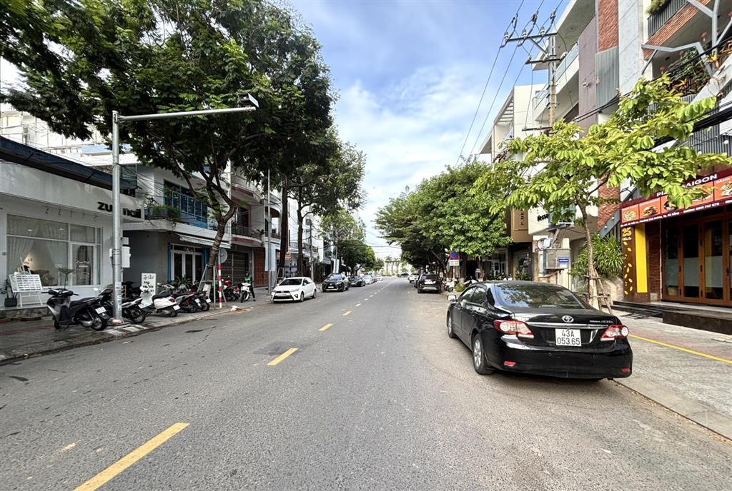 Bán nhà 4,5 tầng mặt tiền kinh doanh đường tiểu lahải châuđà nẵng(gần đường 2/9)