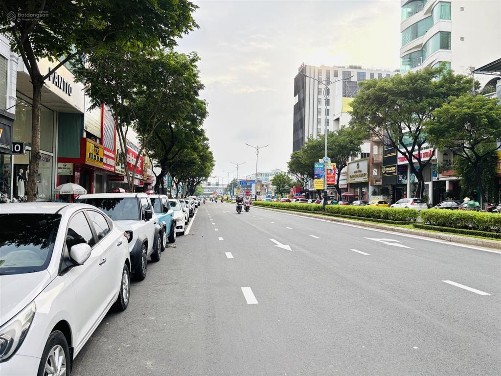 Bán đất tặng nhà c4 tại 1029 đường âu cơ, liên chiểu, đà nẵng
dt 105m2, ngang 5,1 m, hướng tây bắc