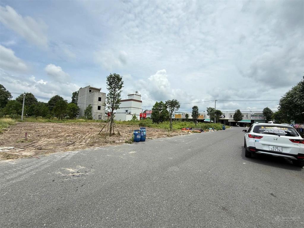 1ty780 cho lô 150m2 đất cách chợ đêm 50m dân cư đông kín