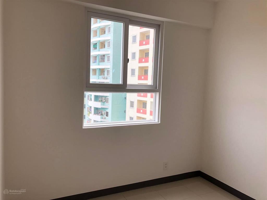 Cho thuê cc tại imperial place, 7 triệu vnd, 49 m2, có ban công