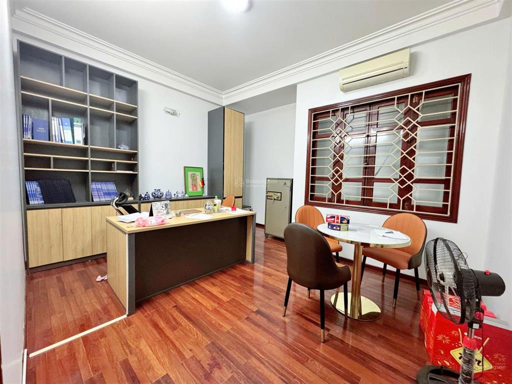 Chính chủ cho thuê văn phòng 25m2 giá thuê tốt 4,8 triệu/tháng full tiện ích, vào dùng ngay