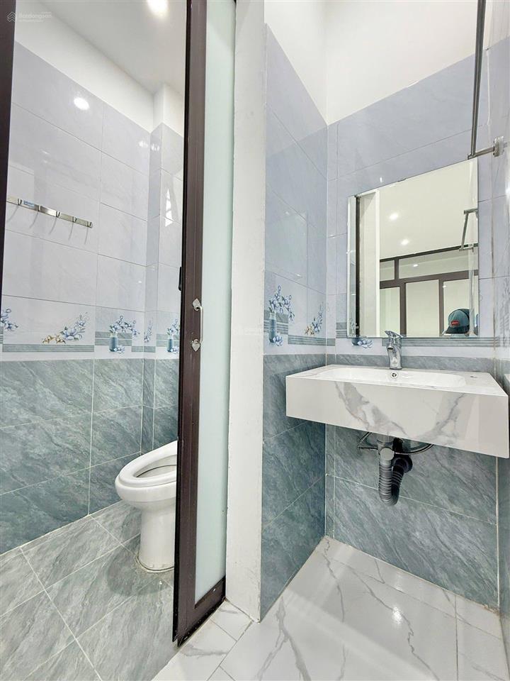 Cho thuê làm kho, cửa hàng, mbkd mặt phố nguyễn khánh toàn, cầu giấy 50m2 mặt tiền 5m, vị trí đẹp