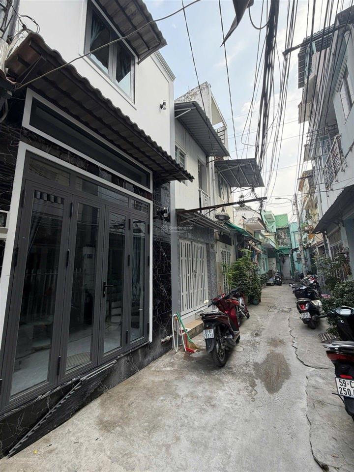 Quận 7  cách q1 10 phút  3 tỷ 480  ngang 4m  hẻm 4m 1 sẹc  3pn
